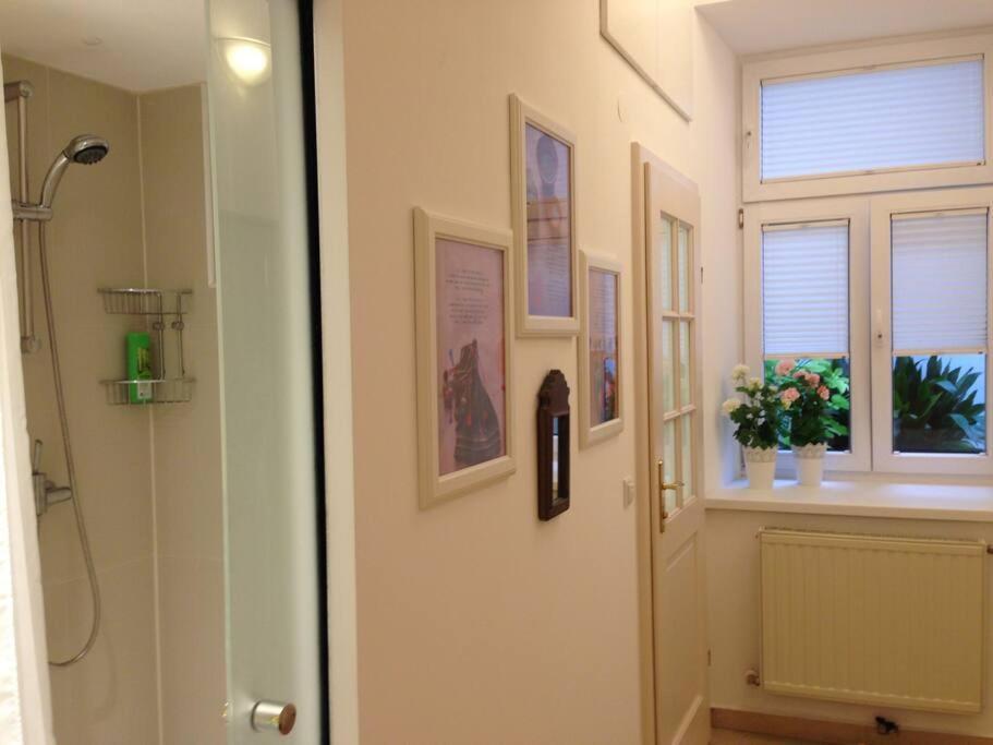 Danube Art Apartments Wenen Buitenkant foto