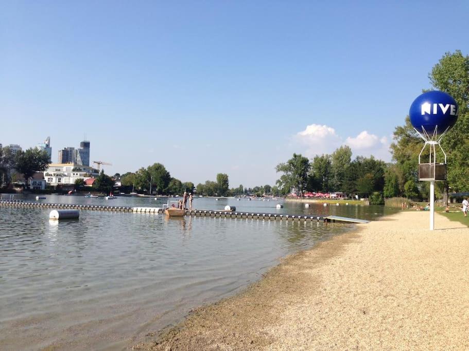 Danube Art Apartments Wenen Buitenkant foto